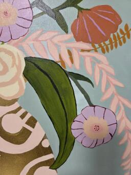 AMBER REID Gold vase with flowers - 4