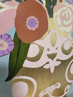 AMBER REID Gold vase with flowers - 6